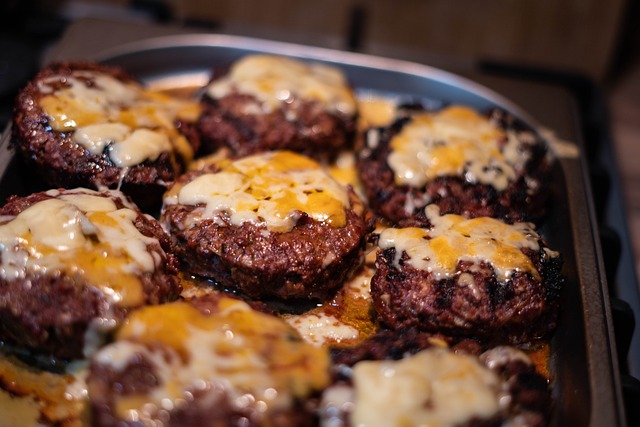 Cheeseburger Soup Comfort: A Cozy Cook’s Guide